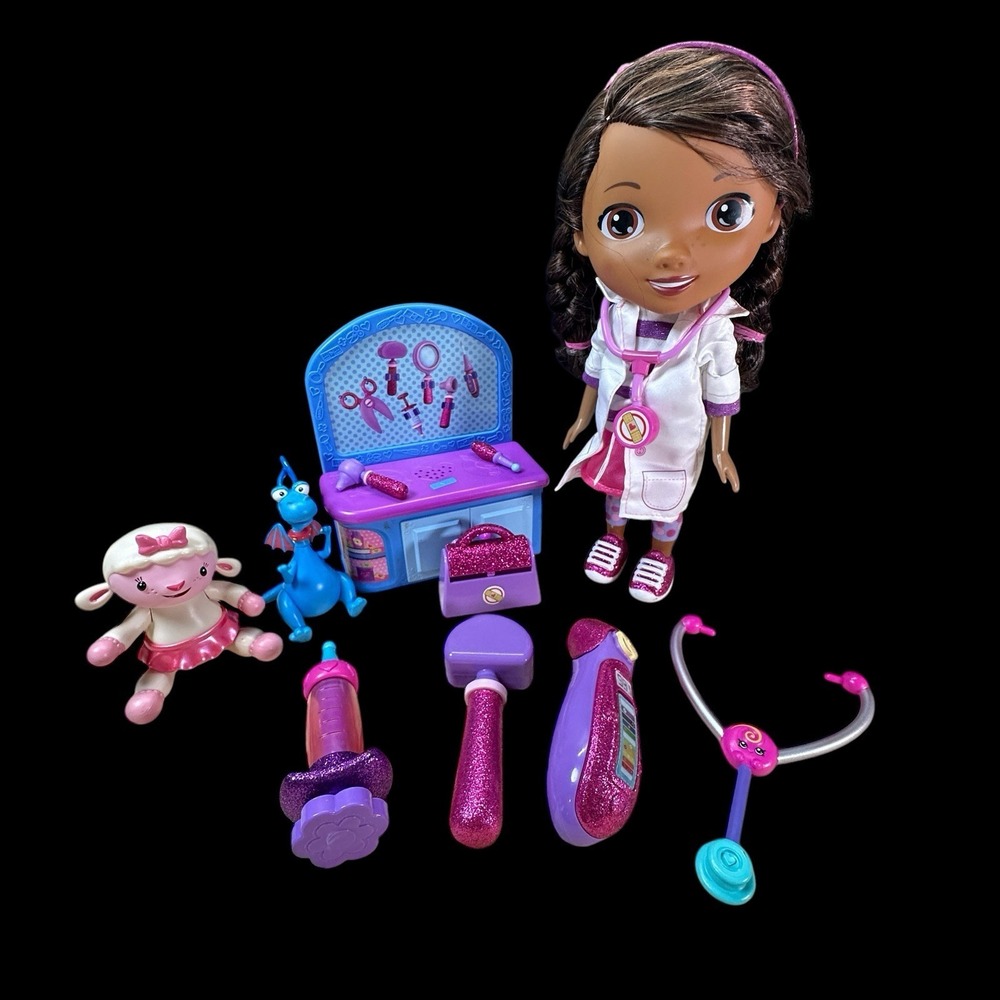 Doc McStuffins DISNEY JR. Magic Talking Vet Clinic Doll w/ Friends & Accessories